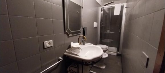 Casa de 14 habitaciónes en Camaiore, Italy No. 235164 17