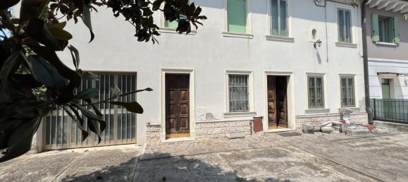 Casa de 5 habitaciónes en Castel d'Azzano, Italy No. 234947 12