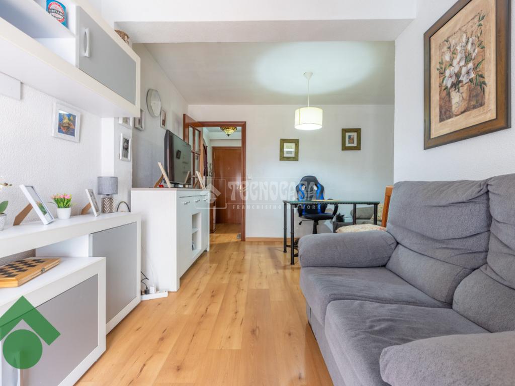 3 rooms Apartment in Cordoba, Spain No. 236081