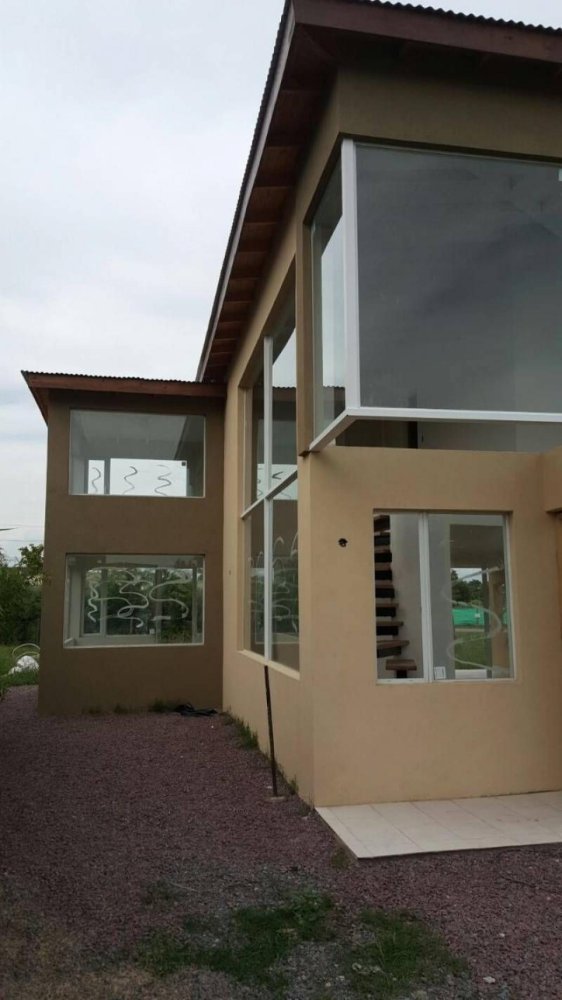 Casa T3 em Pilar, Argentina N.º 79037