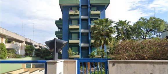 8 rooms Apartment in Bari, Italy No. 307176 2