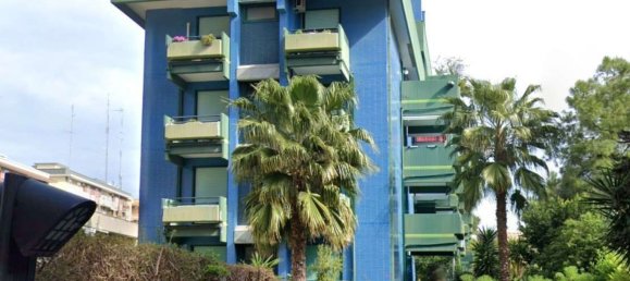 8 rooms Apartment in Bari, Italy No. 307176 3