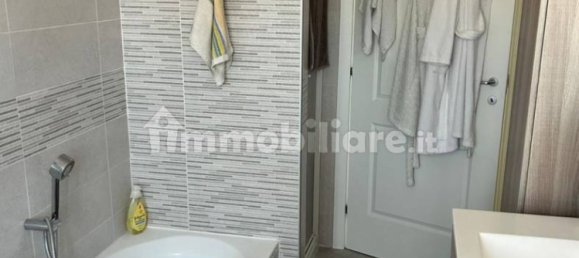 3 Schlafzimmer Wohnung in Crema, Italy, Nr. 350102 9