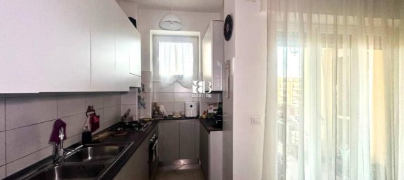 4 rooms Apartment in Rome, Italy No. 33564 5