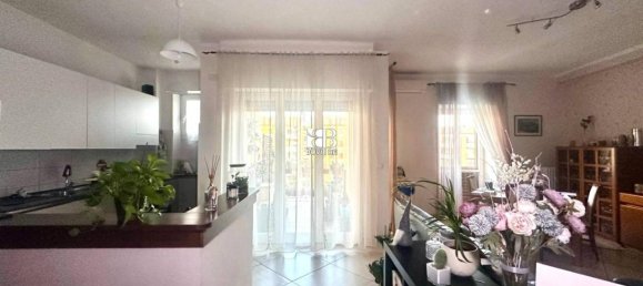4 rooms Apartment in Rome, Italy No. 33564 4