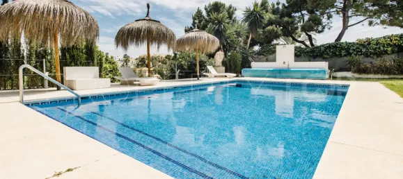 5 bedrooms Villa in Estepona, Spain No. 187703 4