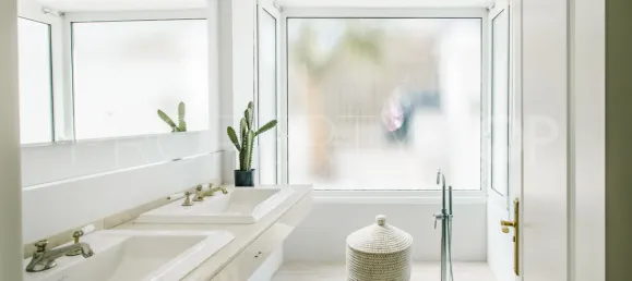 5 bedrooms Villa in Estepona, Spain No. 187703 6