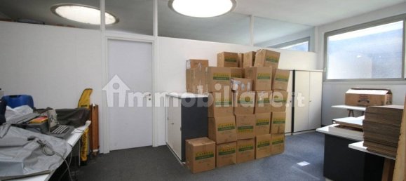 5 rooms Office in Erba, Italy No. 12775 12