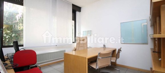 5 rooms Office in Erba, Italy No. 12775 4