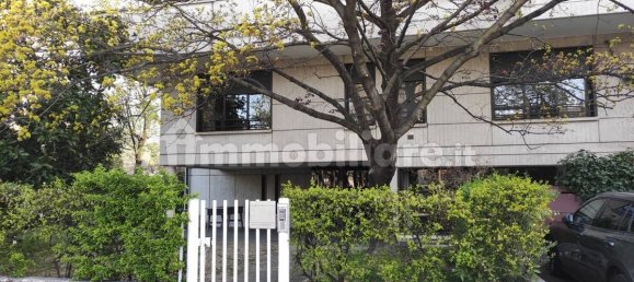 5 rooms Office in Erba, Italy No. 12775 5