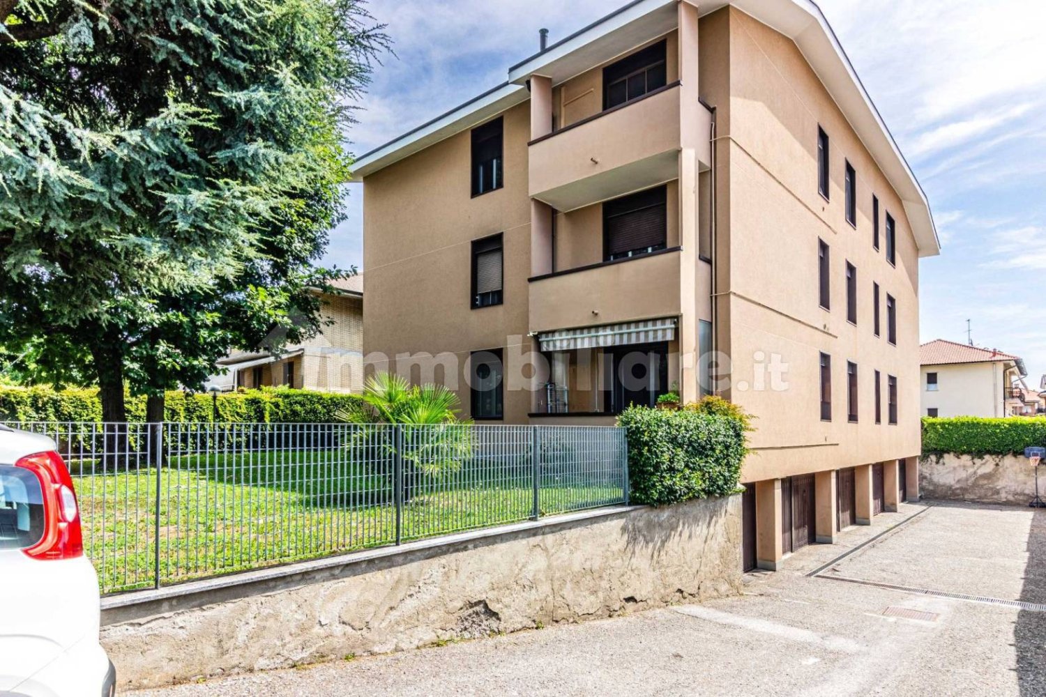 2 bedrooms Apartment in Giussano, Italy No. 257482