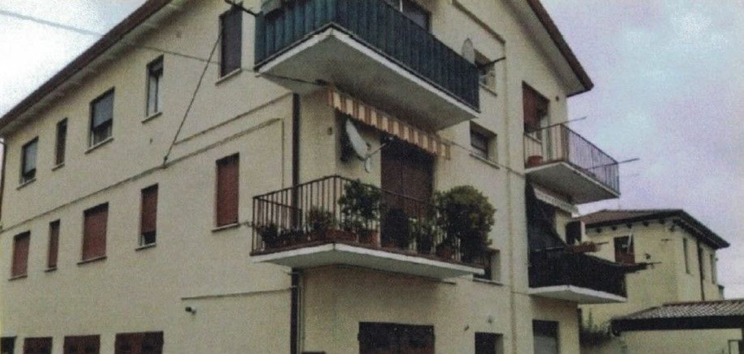 4 rooms Apartment in Cadoneghe, Italy No. 15412