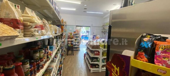 1 room Commercial property in Rome, Italy No. 345895 3