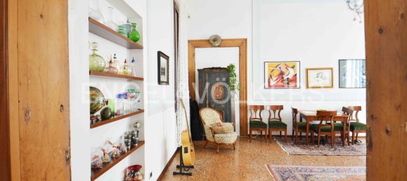 3 bedrooms Apartment in Venice, Italy No. 68623 3