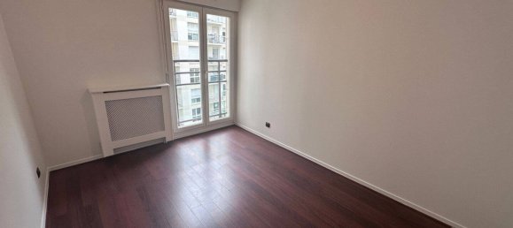 2 bedrooms Apartment in Courbevoie, France No. 329029 11
