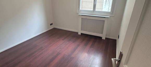 2 bedrooms Apartment in Courbevoie, France No. 329029 9