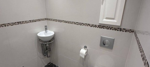 2 bedrooms Apartment in Courbevoie, France No. 329029 7