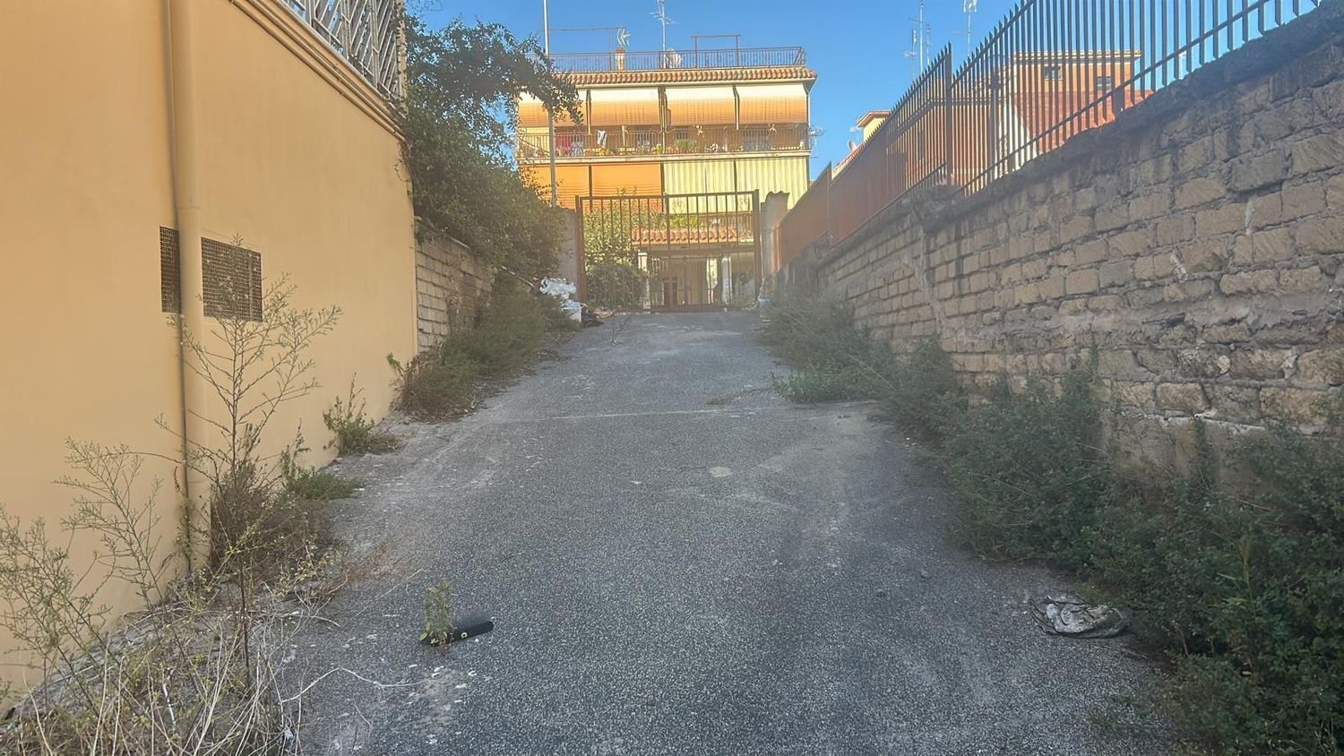 220m² Garage in Fonte Nuova, Italy No. 362561