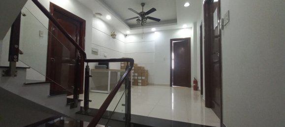 288m² Townhouse in District 7, Vietnam No. 20070 4