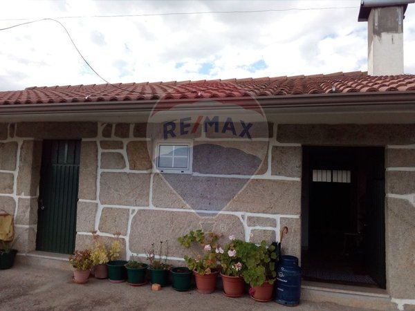 2 bedrooms House in Alijo, Portugal No. 177762