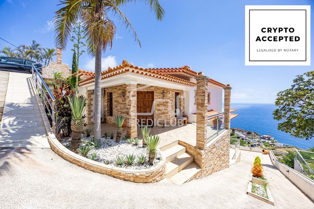 6 bedrooms Villa in Canico, Portugal No. 197323