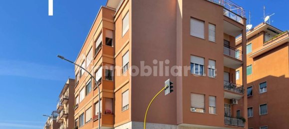 1 bedroom Apartment in Rome, Italy No. 317547 3