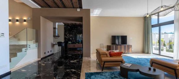 6 bedrooms Villa in Agios Tychonas, Cyprus No. 11592 10