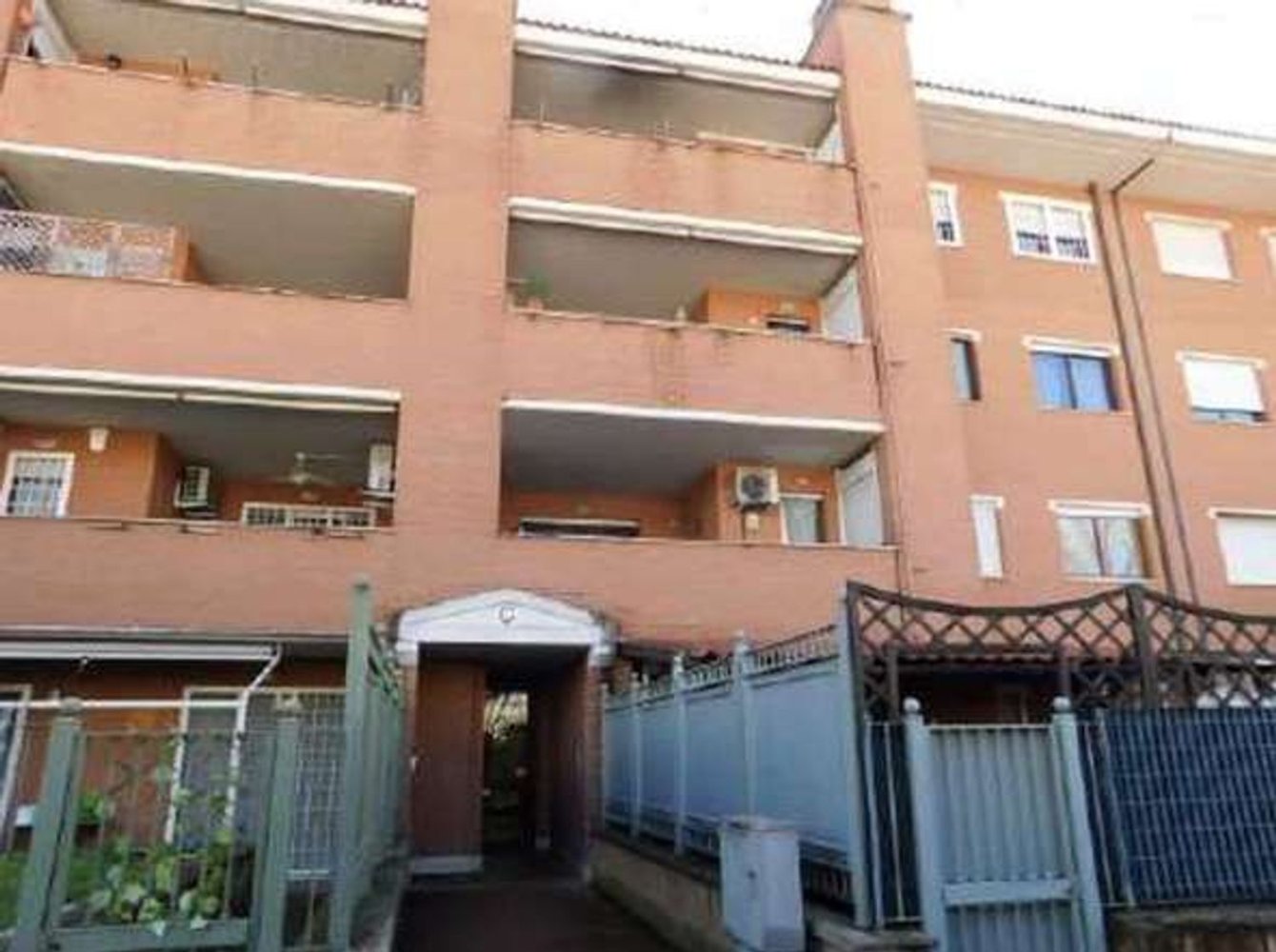 4 rooms Apartment in Rome, Italy No. 218913