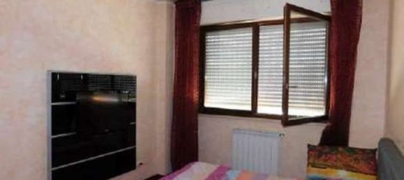 4 rooms Apartment in Rome, Italy No. 218913 2
