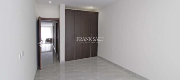 Apartamento de 3 dormitorios en Swieqi, Malta No. 4413 8