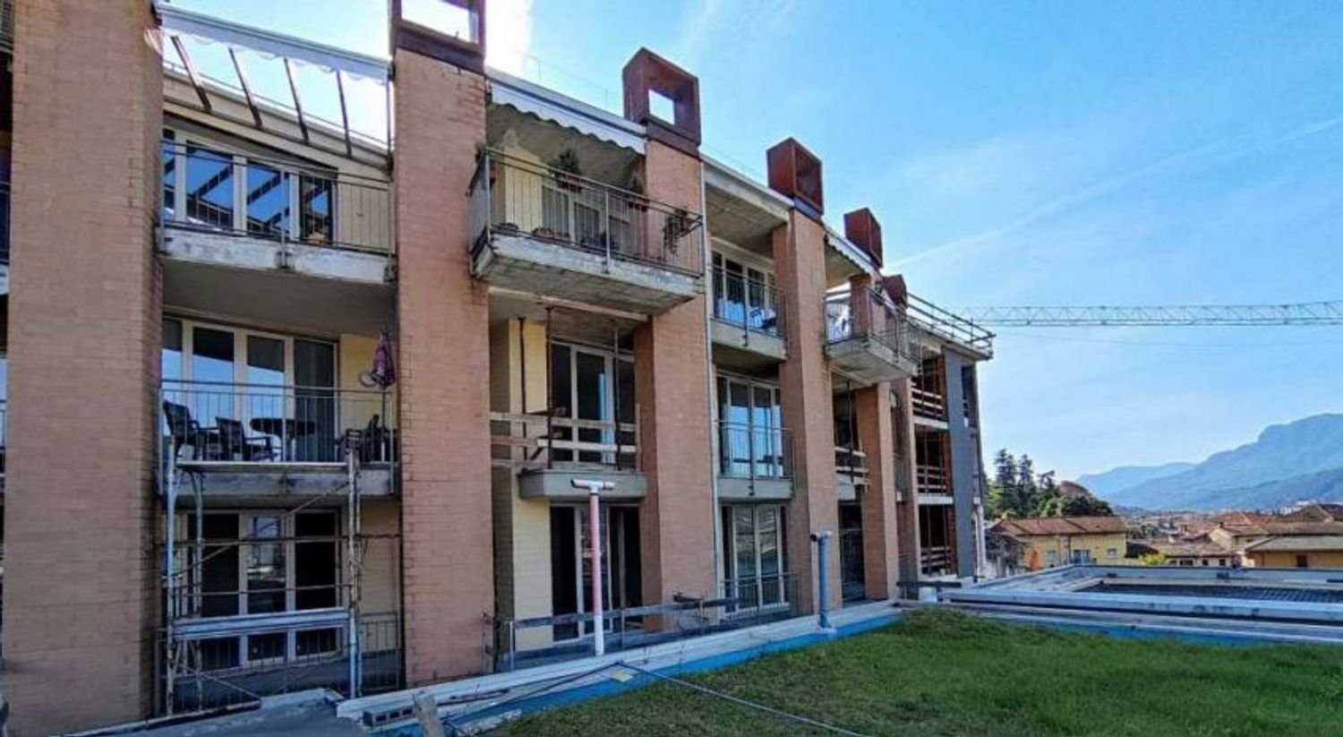 3 rooms Apartment in Luino, Italy No. 183595