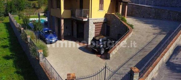 3 bedrooms Villa in Castiglione di Garfagnana, Italy No. 188136 3