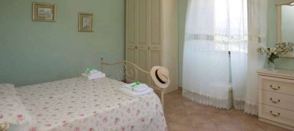 3 bedrooms Villa in Castiglione di Garfagnana, Italy No. 188136 10