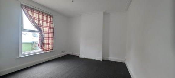 Дом в Саутгемптон, Великобритания № 2104 5