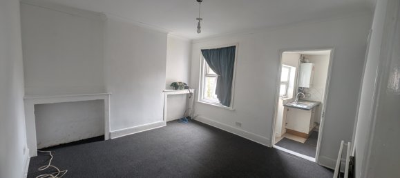 Дом в Саутгемптон, Великобритания № 2104 2