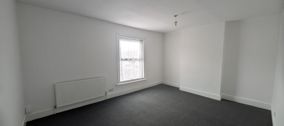 Дом в Саутгемптон, Великобритания № 2104 3