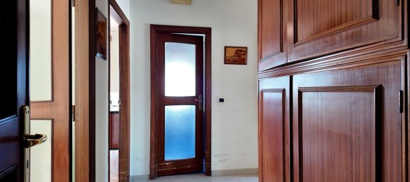 Escritório em Torre del Greco, Italy 89 m² N.º 380760 20