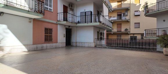Escritório em Torre del Greco, Italy 89 m² N.º 380760 2