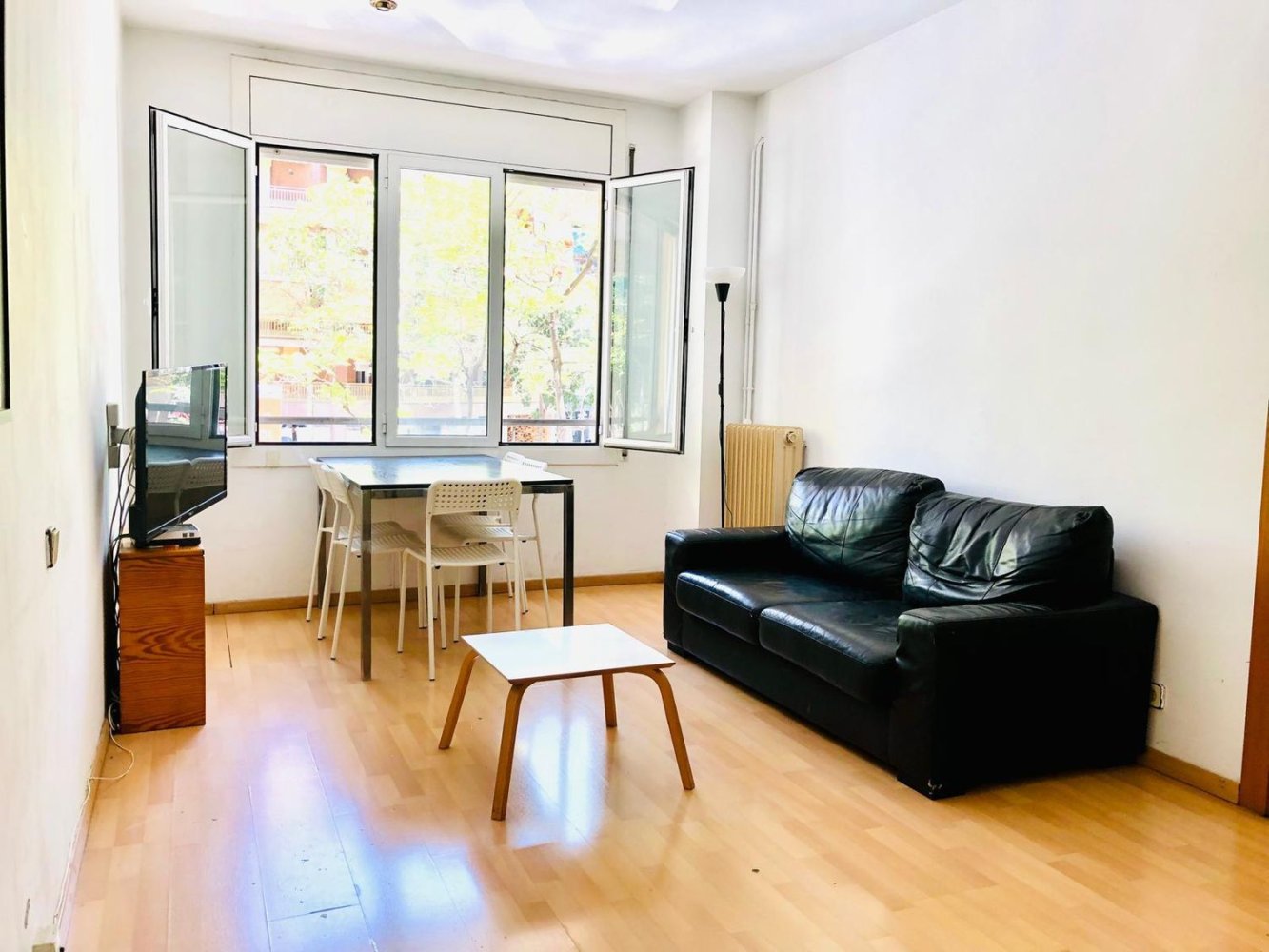 Квартира с 3 спальнями в Эшампле, Испания № 247821