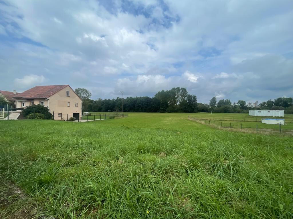  Land in Saint-Gorgon, France No. 218653