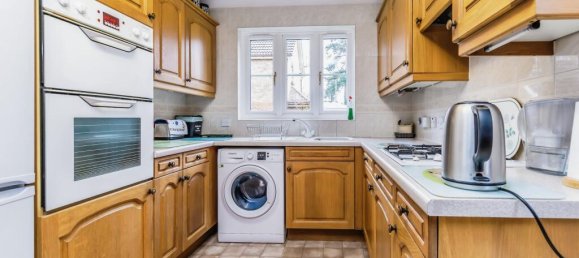 4 bedrooms House in Croydon, United Kingdom No. 8135 5