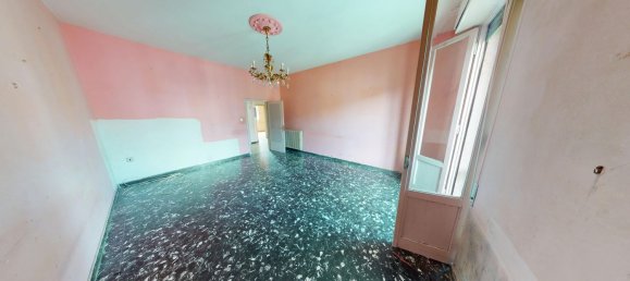 5 bedrooms Apartment in Prato, Italy No. 318722 4