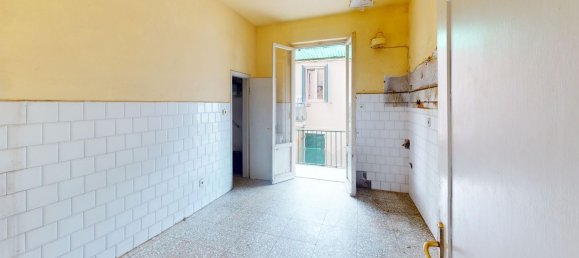 5 bedrooms Apartment in Prato, Italy No. 318722 24