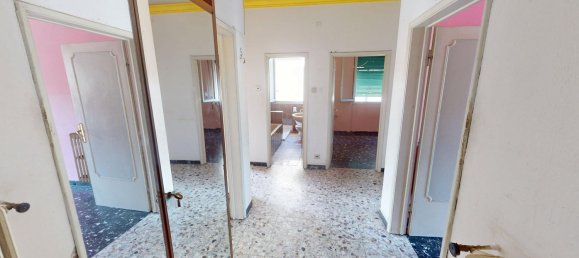 5 bedrooms Apartment in Prato, Italy No. 318722 5