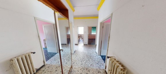 5 bedrooms Apartment in Prato, Italy No. 318722 6