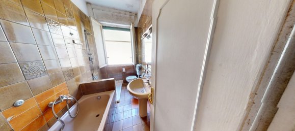 5 bedrooms Apartment in Prato, Italy No. 318722 13