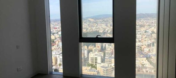 3 bedrooms Apartment in Limassol, Cyprus No. 20583 6