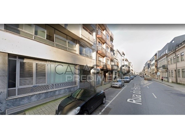 187m² Commercial property in Quarteira, Portugal No. 202118