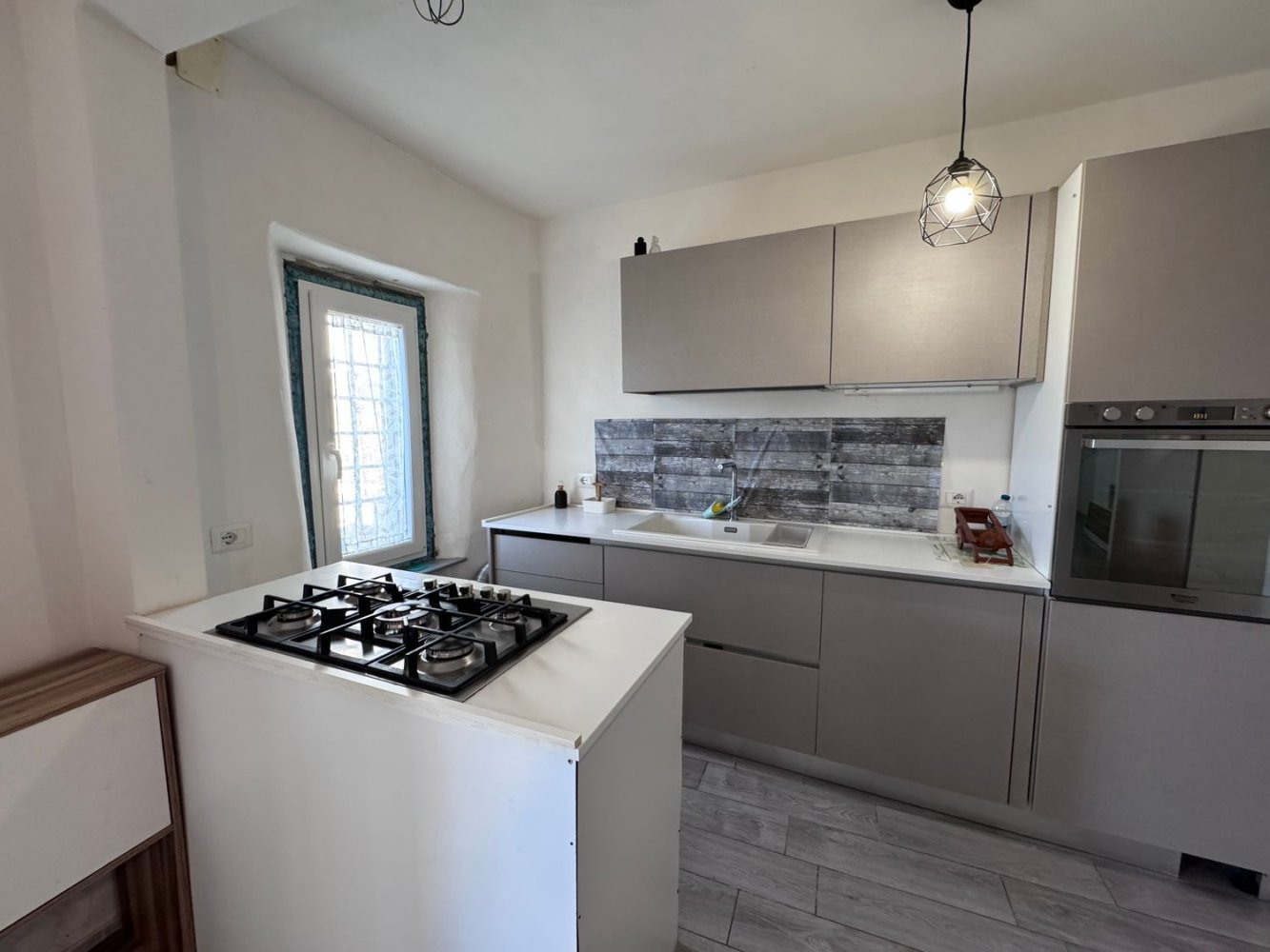 5 bedrooms House in Pistoia, Italy No. 403175