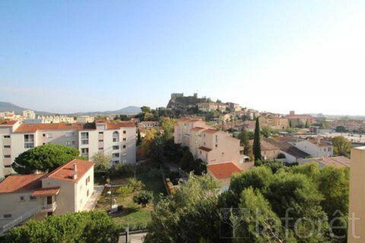 2 bedrooms Condo in La Garde, France No. 37196